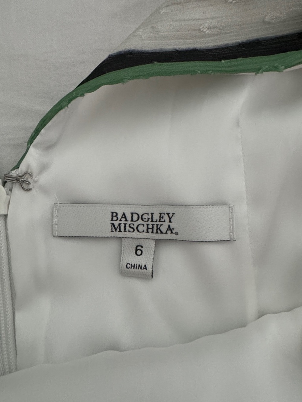 Badgley Mischka Striped V-Neck Bodice & Statement Bow Cocktail Dress Size 6 - Picture 8 of 10